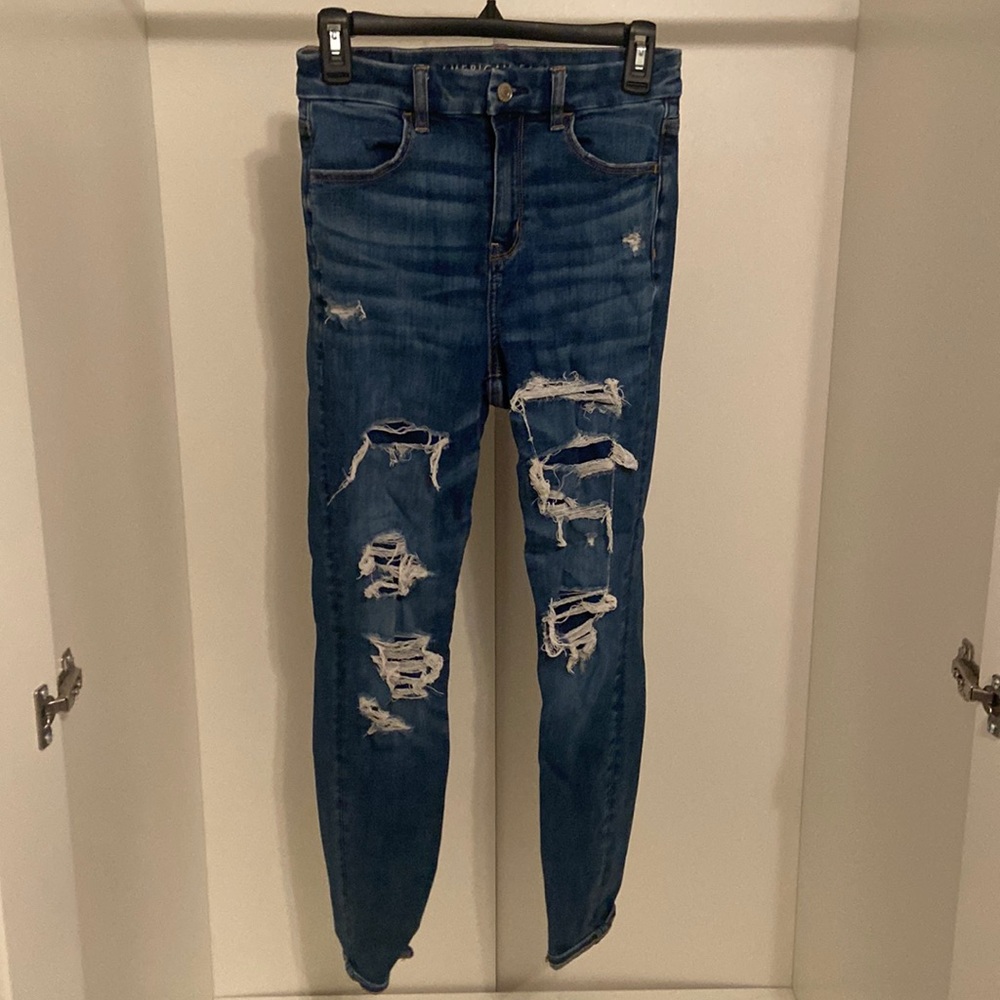 Women’s American Eagle Ripped Skinny Jeans, size 4, high rise